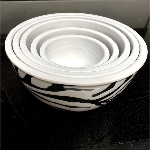 Zebra prep bowls nesting with measurement markings inside melamine - Picture 2 of 12